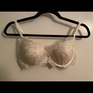 New Victoria’s secret 34c push up bra *nwot*